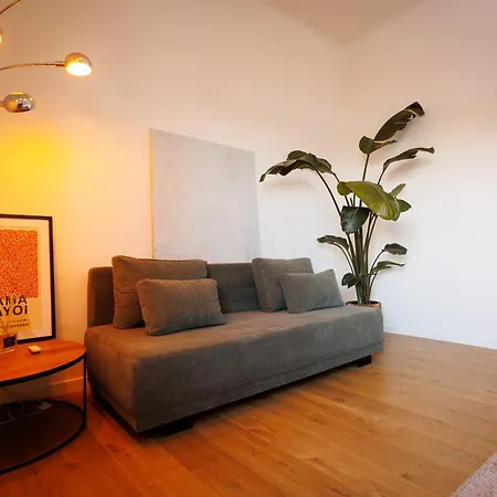 2-bedroom Above Venti Restaurant Near Xpo Zwevegem