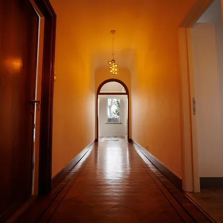 2-bedroom Above Venti Restaurant Near Xpo Apartment *